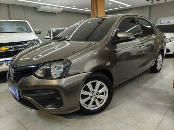 TOYOTA ETIOS 1.5 X PLUS SEDAN 16V FLEX 4P AUTOMÁTICO TOYOTA ETIOS 1.5 X PLUS SEDAN 16V FLEX 4P AUTOMÁTICO